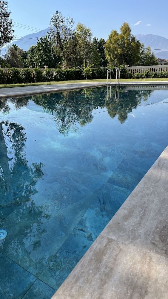 undefined Kalender Suits 6