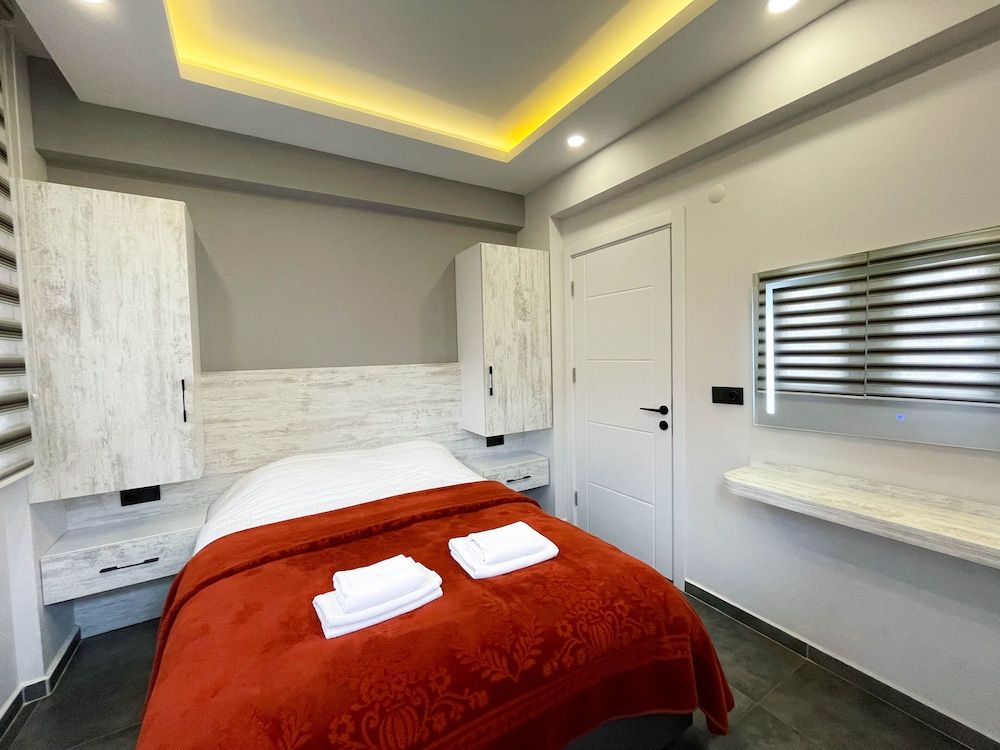 undefined Platinum Apartments 6