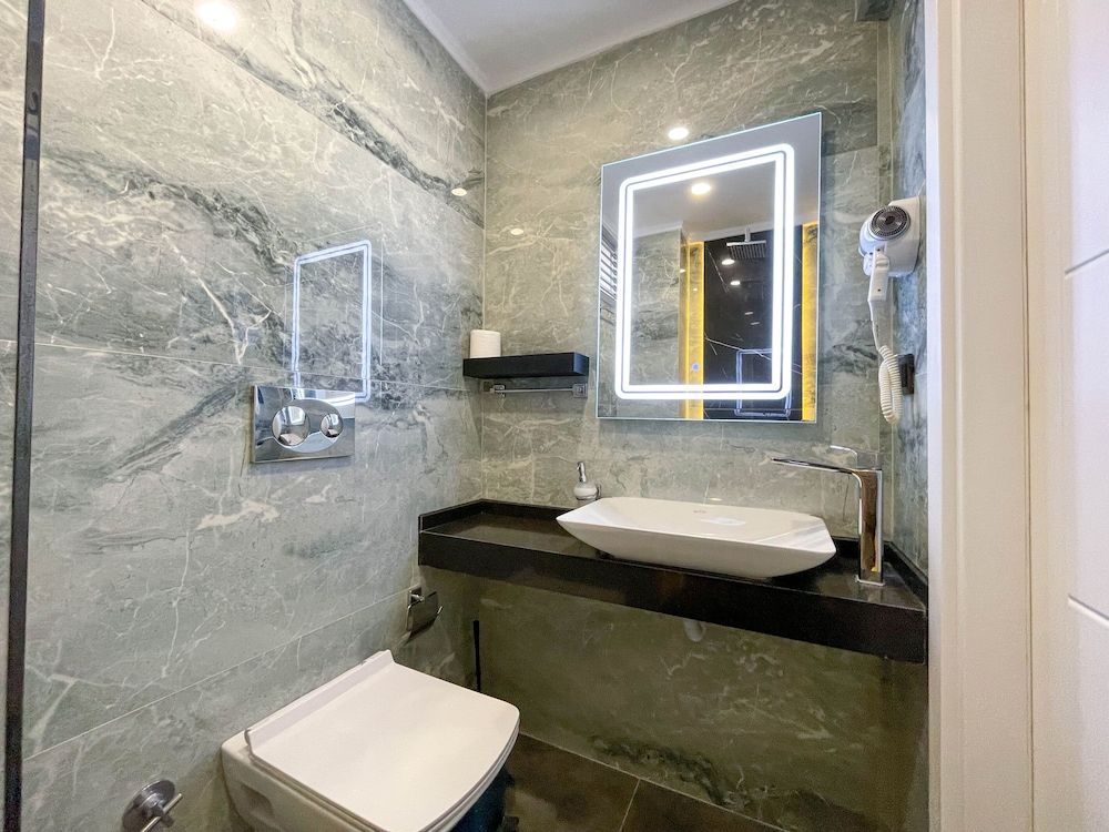 Platinum Apartments Luxury Apartment 8