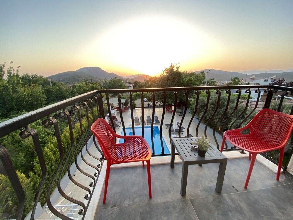 undefined Platinum Apartments 8