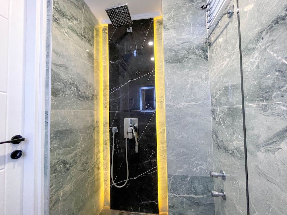 Platinum Apartments Luxury Apartment 7