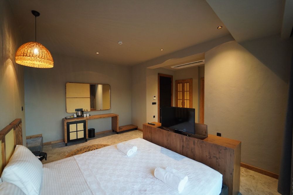 Icon Beach Suites Hotel Superior Sea View Room 3