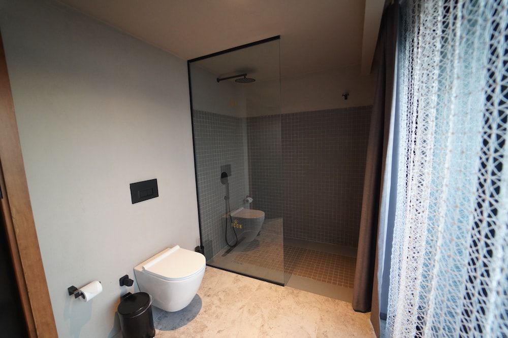 Icon Beach Suites Hotel Superior Sea View Room 8