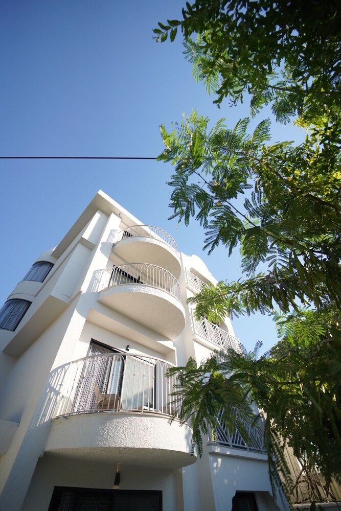 undefined Icon Beach Suites Hotel 8