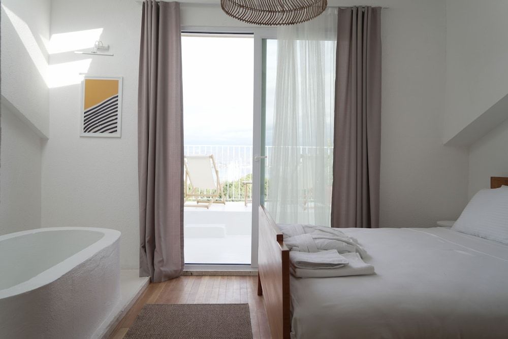 undefined Perle House 7