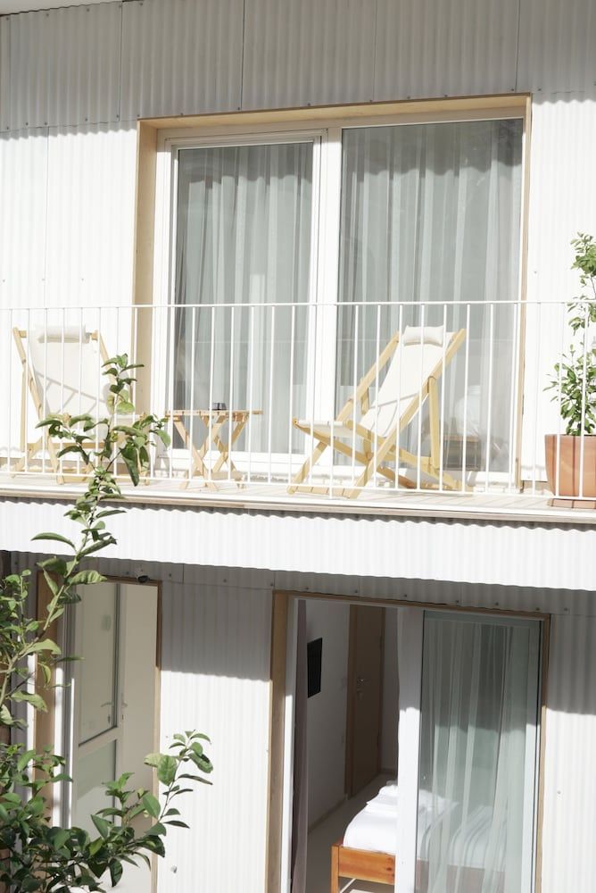 undefined Perle House 6