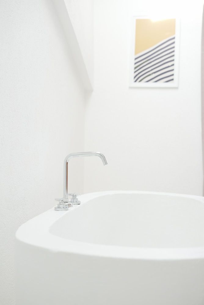 Deep Soaking Bathtub