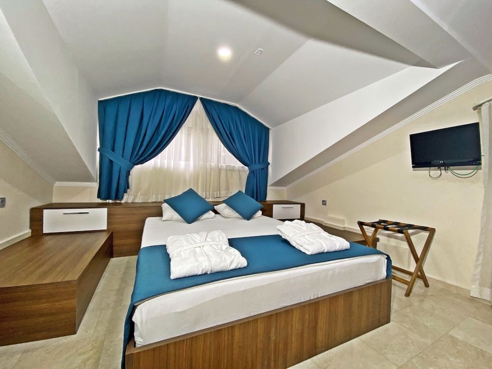 undefined Fethiye Nokta Inlice Suit Apart 10