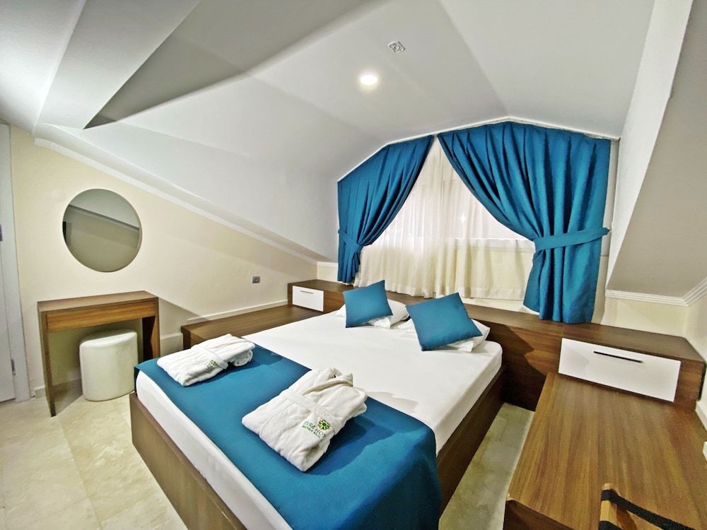 undefined Fethiye Nokta Inlice Suit Apart