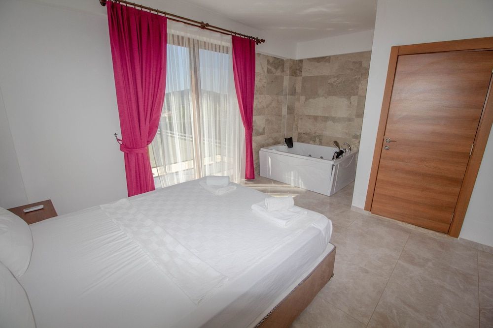 Fethiye Nisa Villa Deluxe Villa 4