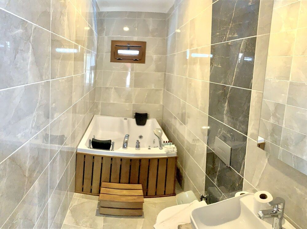 Fethiye Likya Garnet 7 Villa Basic Villa, Jetted Tub, Pool View 12