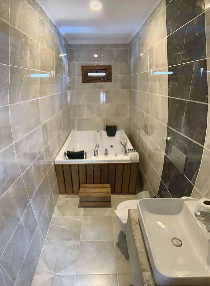 Fethiye Likya Garnet 7 Villa Basic Villa, Jetted Tub, Pool View 14