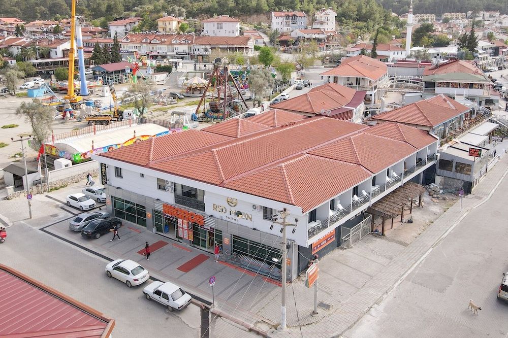 undefined Red Moon Suites 4