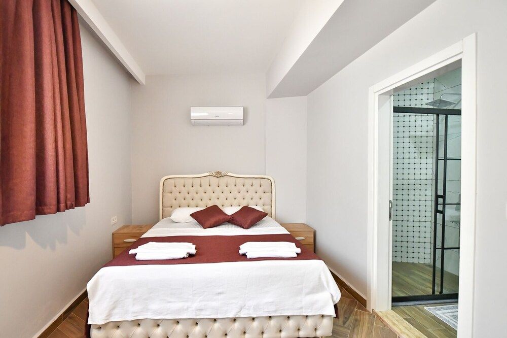 Red Moon Suites Family Suite 2