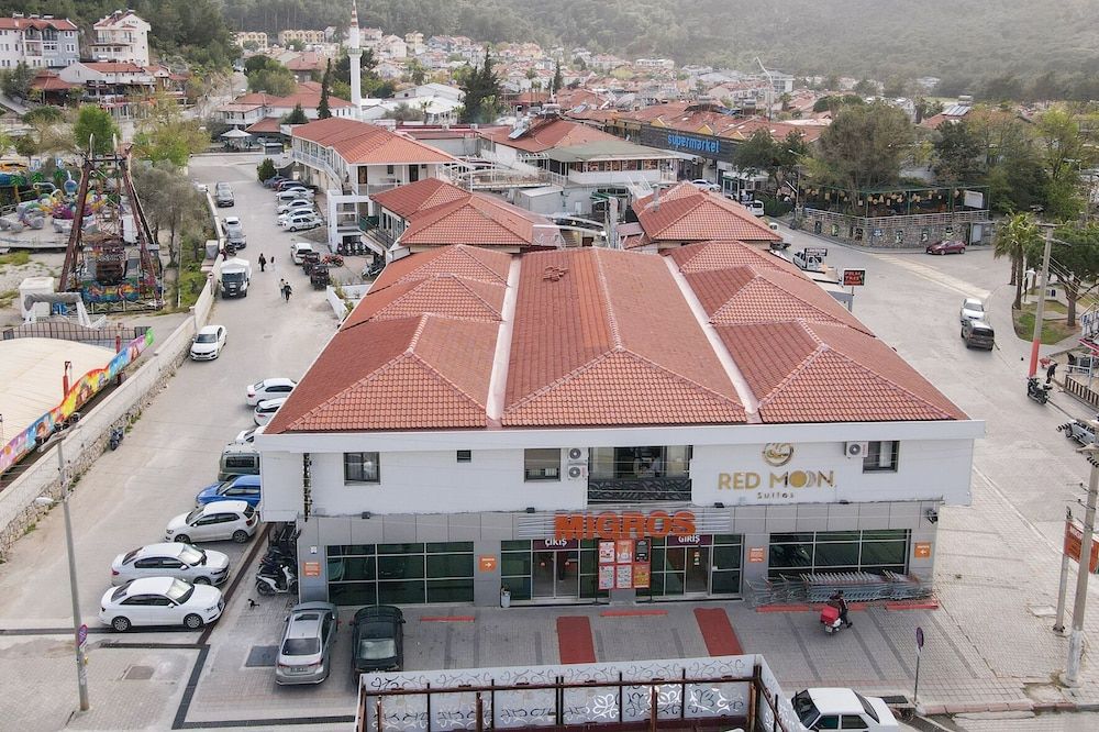 undefined Red Moon Suites 3