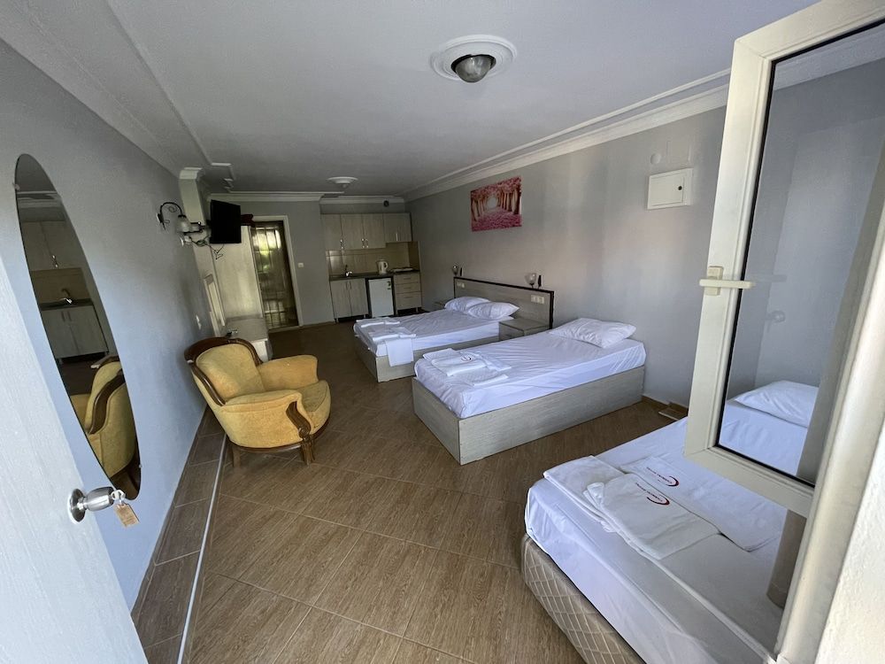 undefined Karmina Otel 6