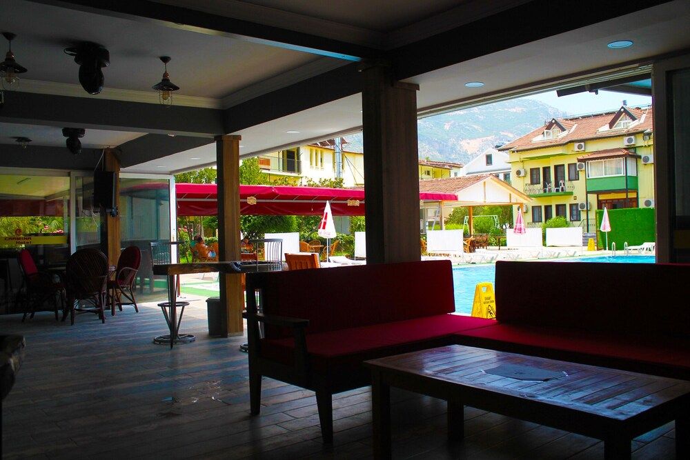 undefined Karmina Otel 4