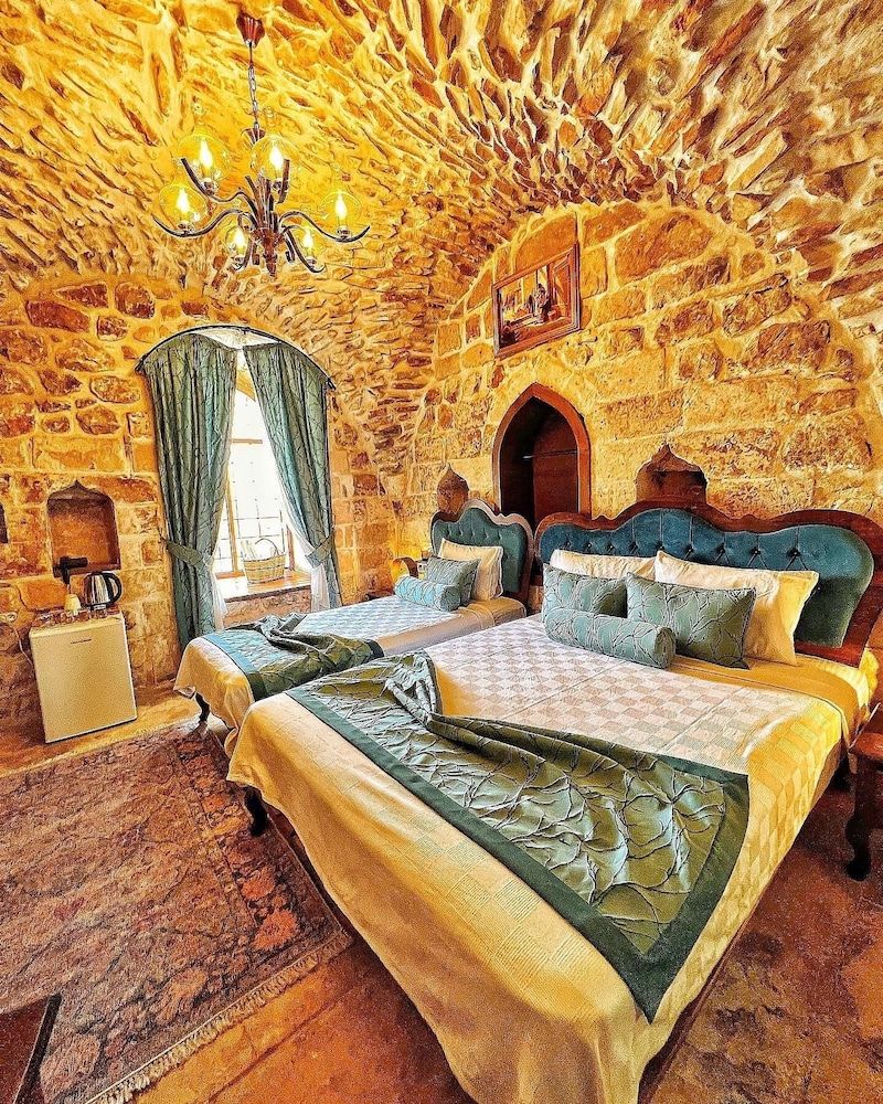 Fairouz Otel Comfort Room, Multiple Beds, Courtyard View