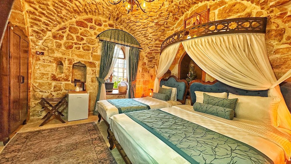 Fairouz Otel Comfort Room, Multiple Beds, Courtyard View 3