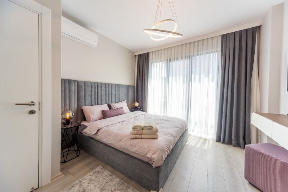 Green Hills Suites Deluxe Suite