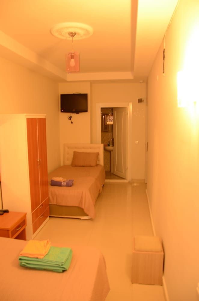 Hotel Alyans Family Room 9