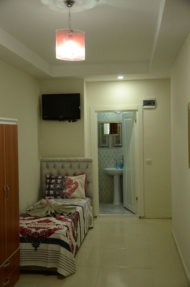 Hotel Alyans Family Room 11