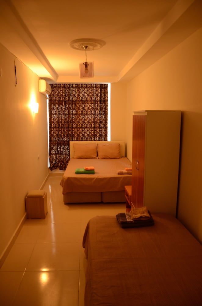 Hotel Alyans Family Room 8