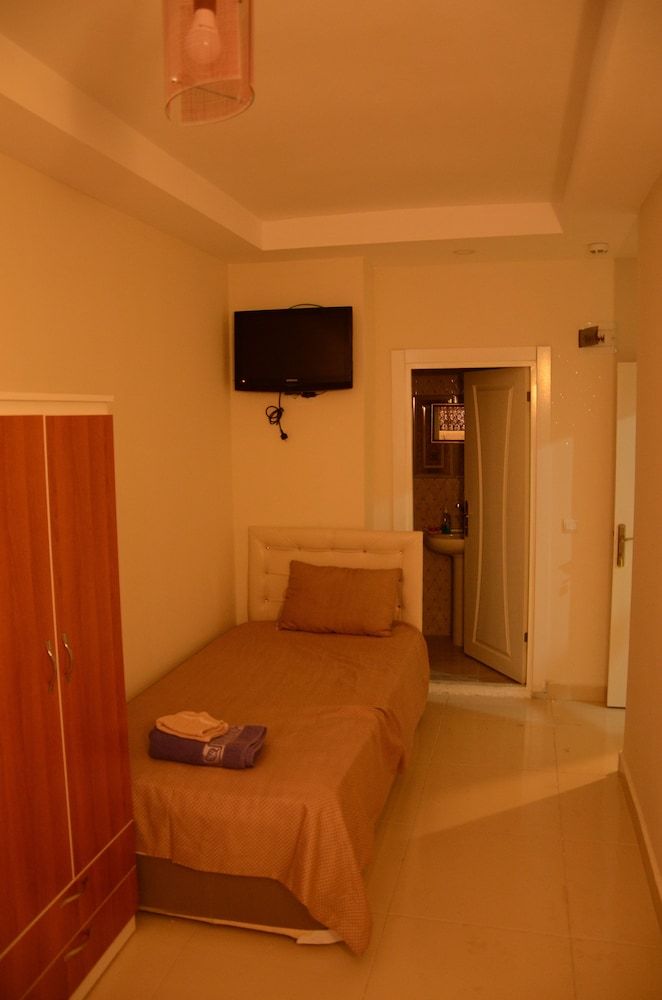 Hotel Alyans Family Room 5