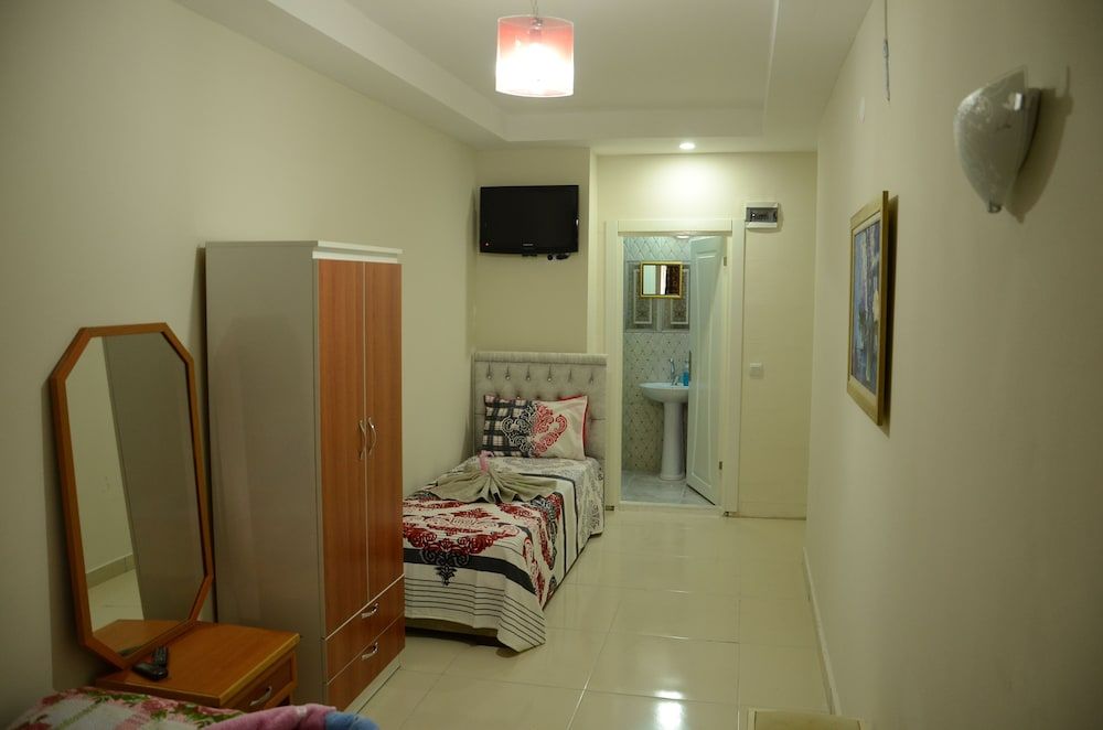 Hotel Alyans Family Room 10