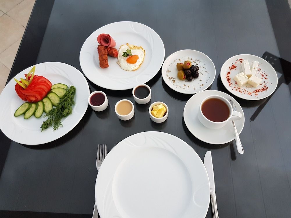 undefined Paradise Hotel 8