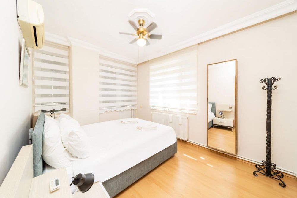 undefined Central Flat Near Shore in Muratpasa With Terrace 4