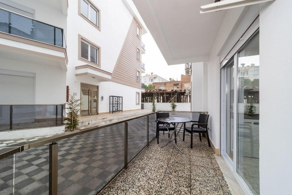 undefined Central Flat Near Popular Attractions in Muratpasa 2