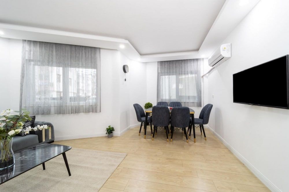 undefined Central Flat Near Popular Attractions in Muratpasa 7