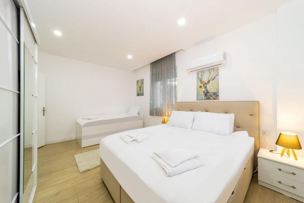 undefined Central Flat Near Popular Attractions in Muratpasa 9