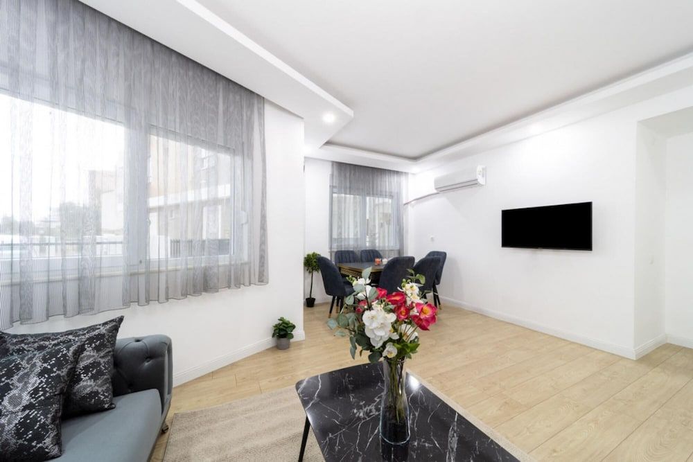 undefined Central Flat Near Popular Attractions in Muratpasa 6