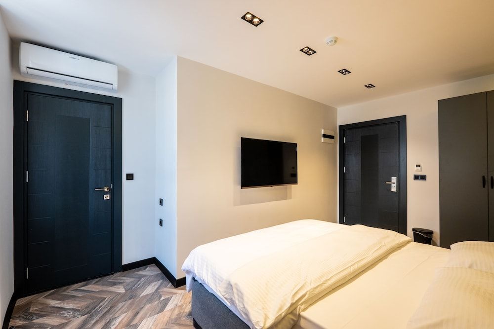 undefined Angelo Coffee Suites 10