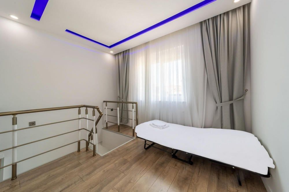 undefined Modern and Central Flat Near Beach in Antalya 9