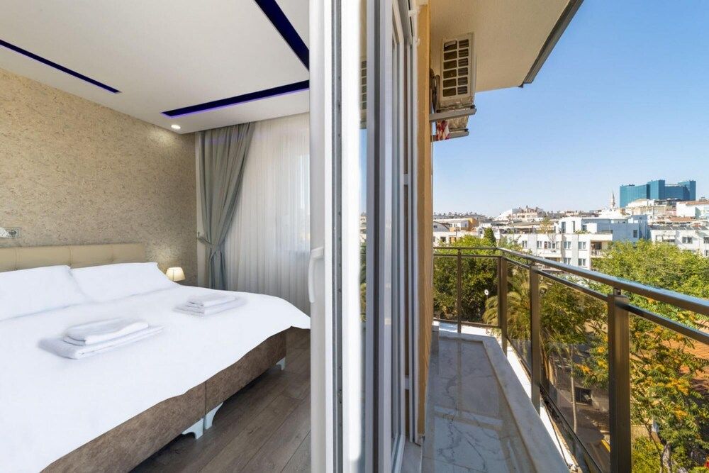 undefined Modern and Central Flat Near Beach in Antalya 4