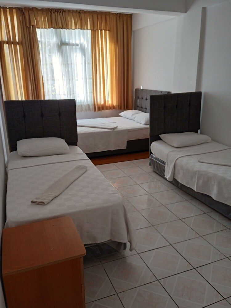 Ak Asya Pansiyon Basic Quadruple Room