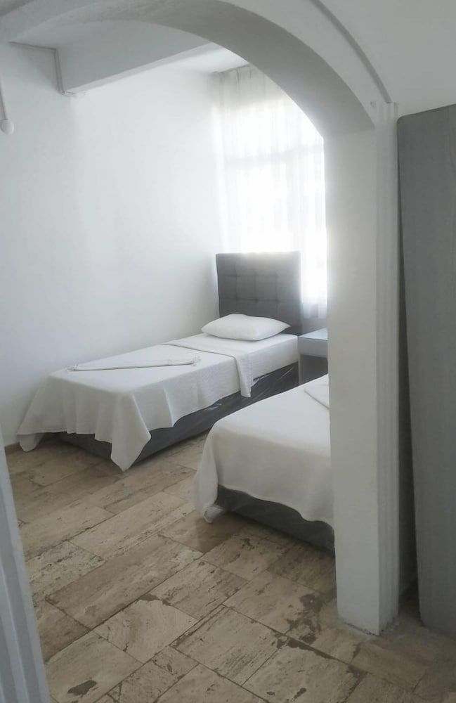 Ak Asya Pansiyon Basic Quadruple Room 4