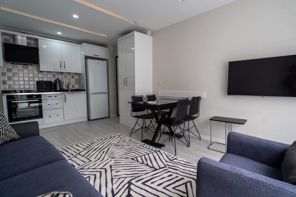 undefined Apartment With Balcony Close to Beach in Muratpasa 7