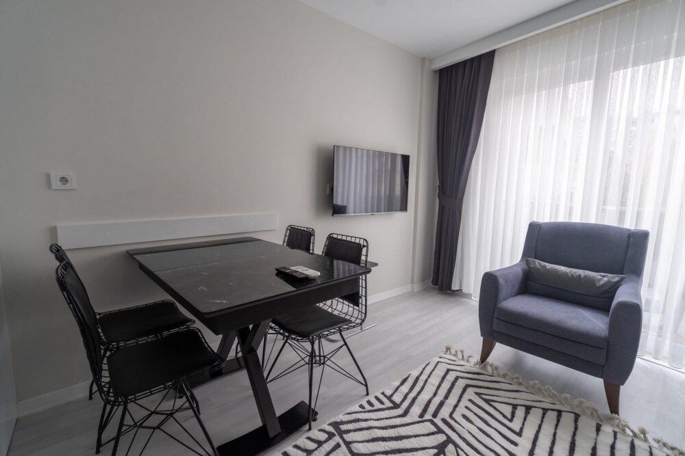 undefined Apartment With Balcony Close to Beach in Muratpasa 6