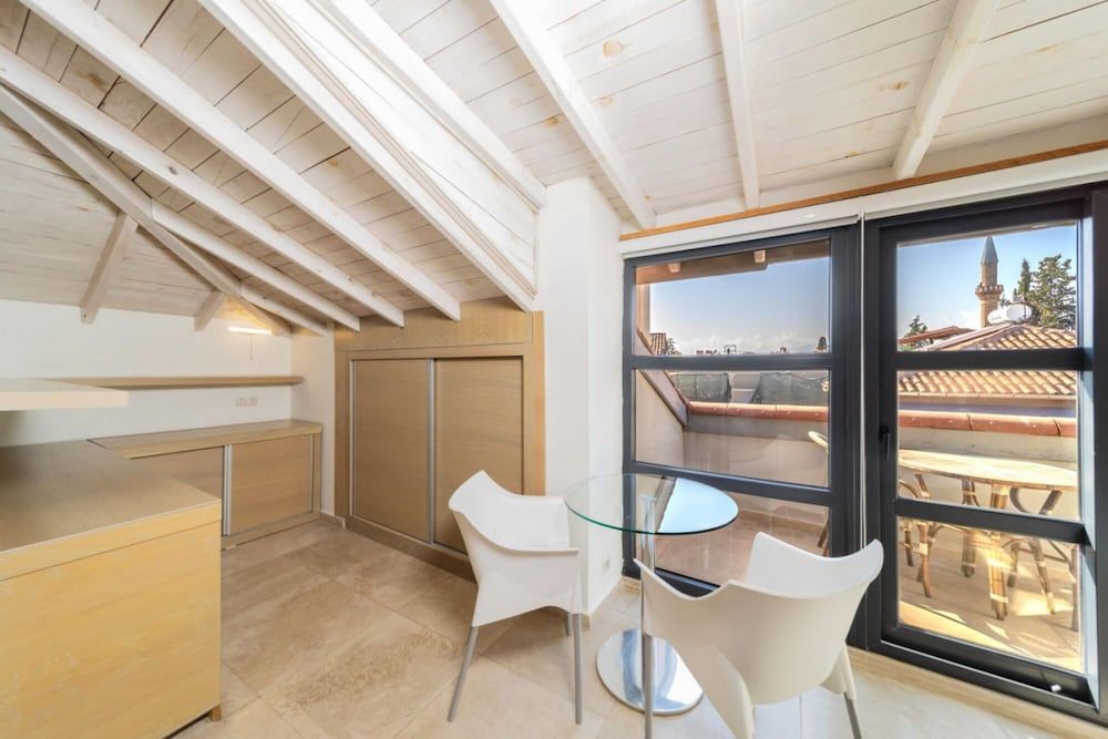 undefined Glamorous Hotel Room Near Hadrian s Gate 3