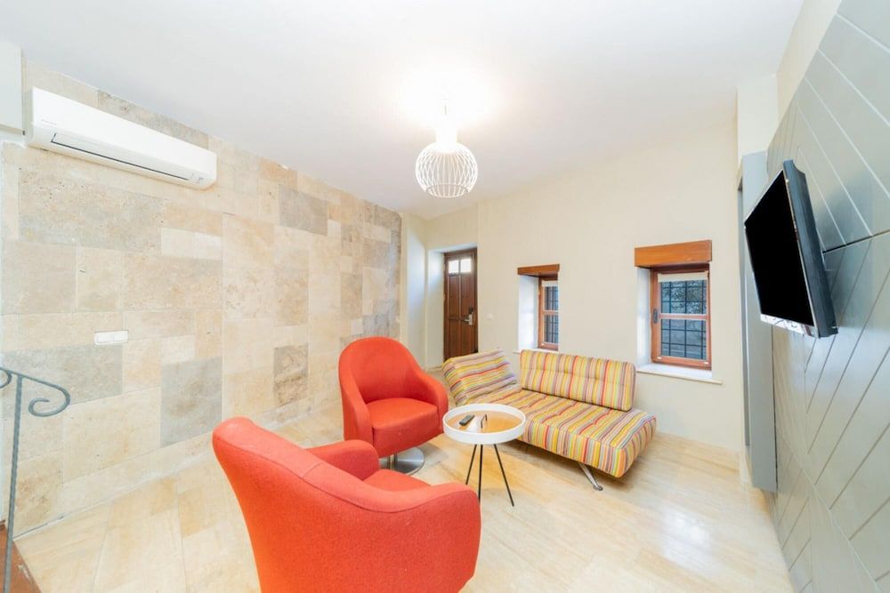 undefined Mesmerizing Hotel Room Near Hadrian s Gate 5