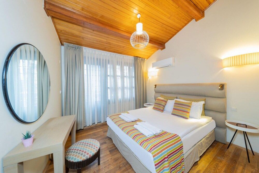 undefined Mesmerizing Hotel Room Near Hadrian s Gate