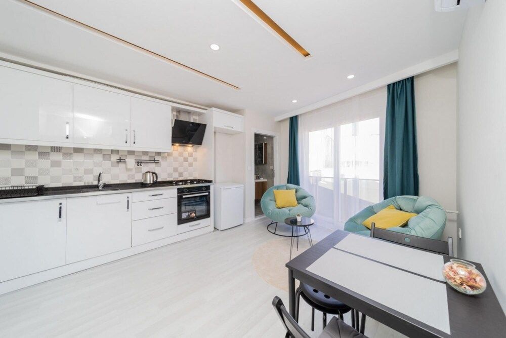 undefined Charming Home With Balcony in Muratpasa 6