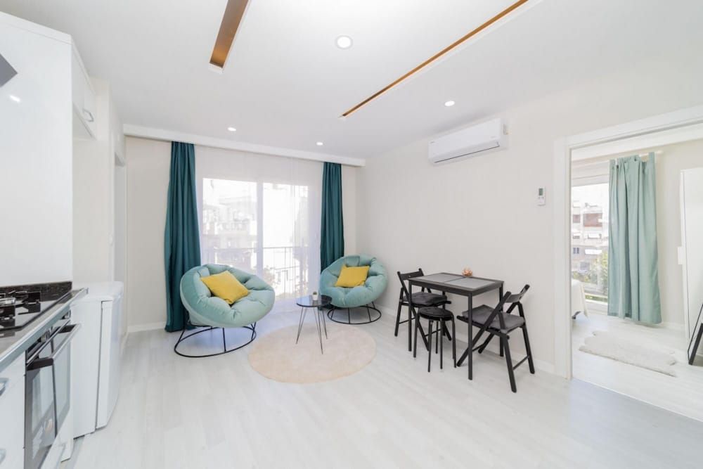 undefined Charming Home With Balcony in Muratpasa 2