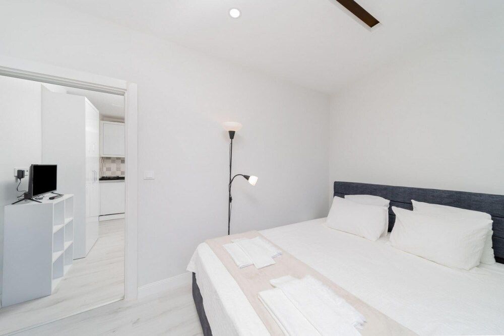 undefined Comfy Home With Balcony in Muratpasa 8