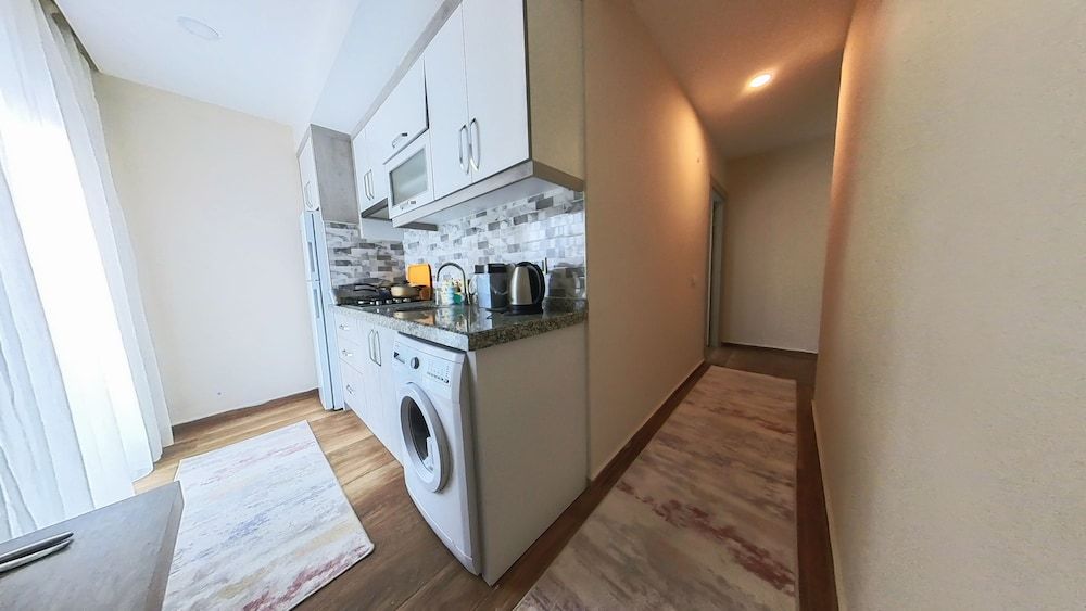 undefined Mau Apart 5