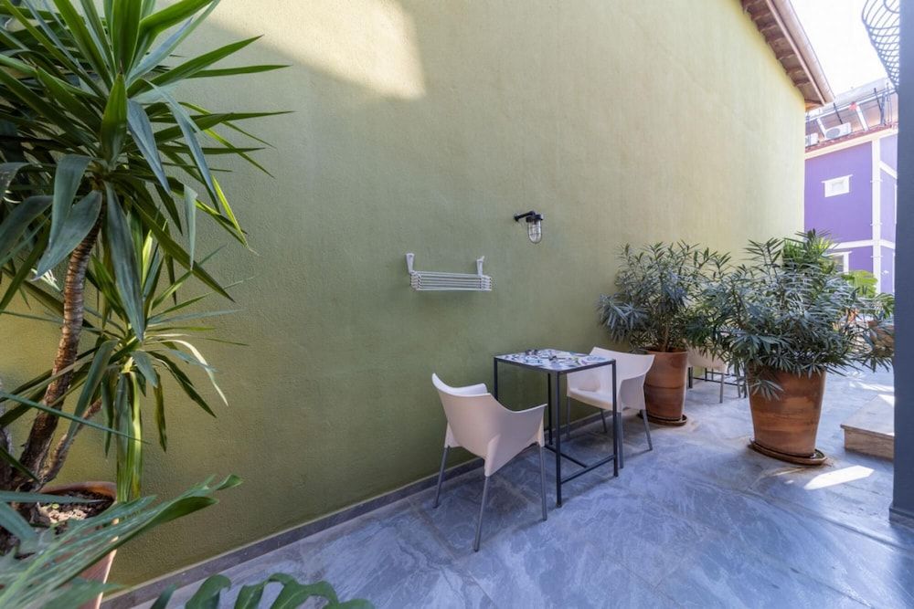 undefined Cozy Studio Hotel Room Near Hadrian s Gate 9